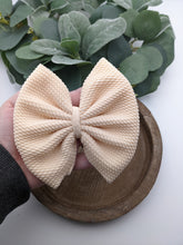 Ivory bullet bow (4.5")